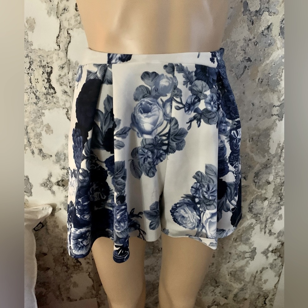 FLOWY FLORAL PRINT SHORTS SOFT MATERIAL